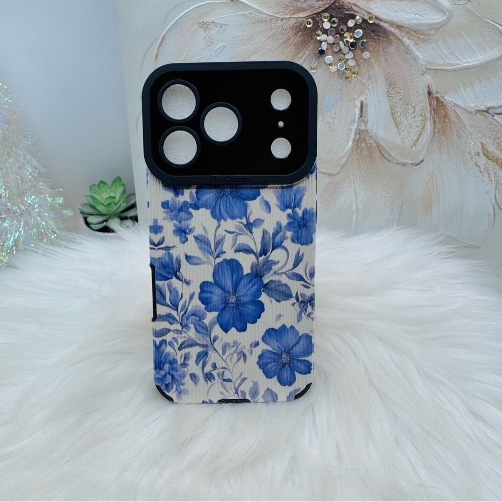 Floral Pattern iPhone 17 Pro Case - Picture 2 of 4